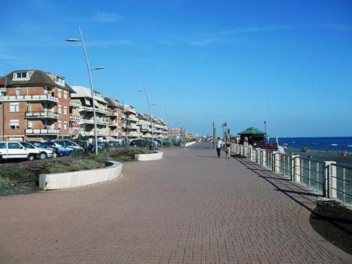 Blue Marine Di Ostia Hotell Exteriör bild